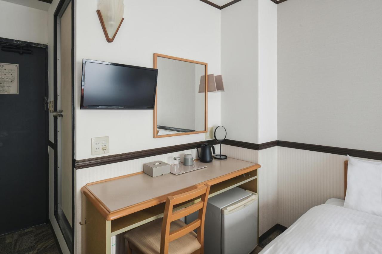 Vessel Inn Asakusa Tsukuba Express Tokyo Exterior photo